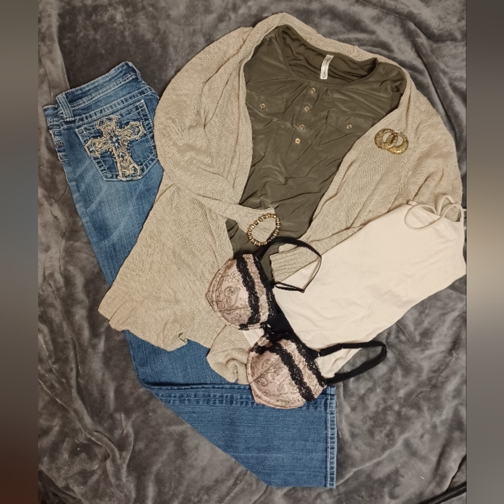 MissMe Cozy Sweater size large bundle